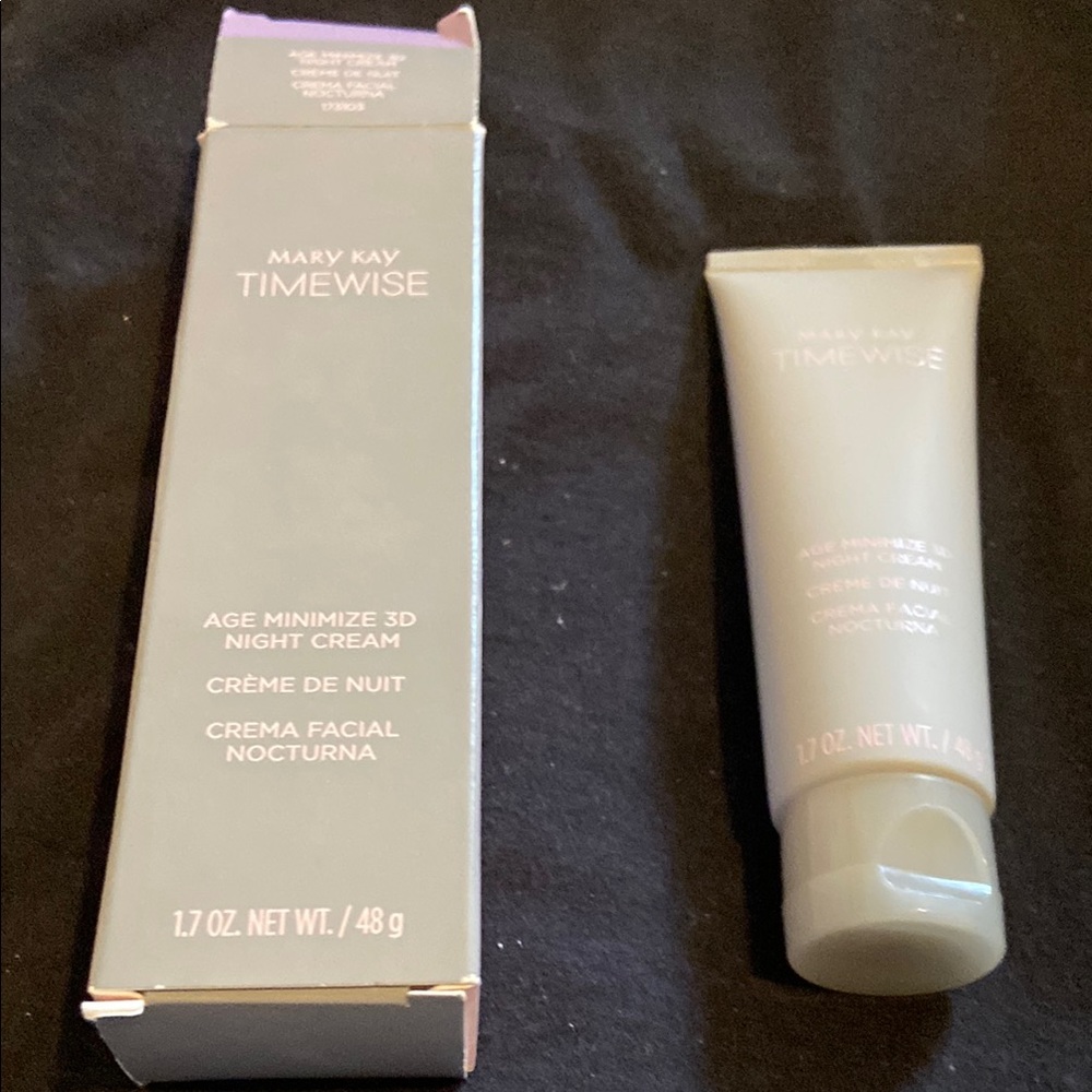 Mary Kay Timewise Night Cream in Soft Gray